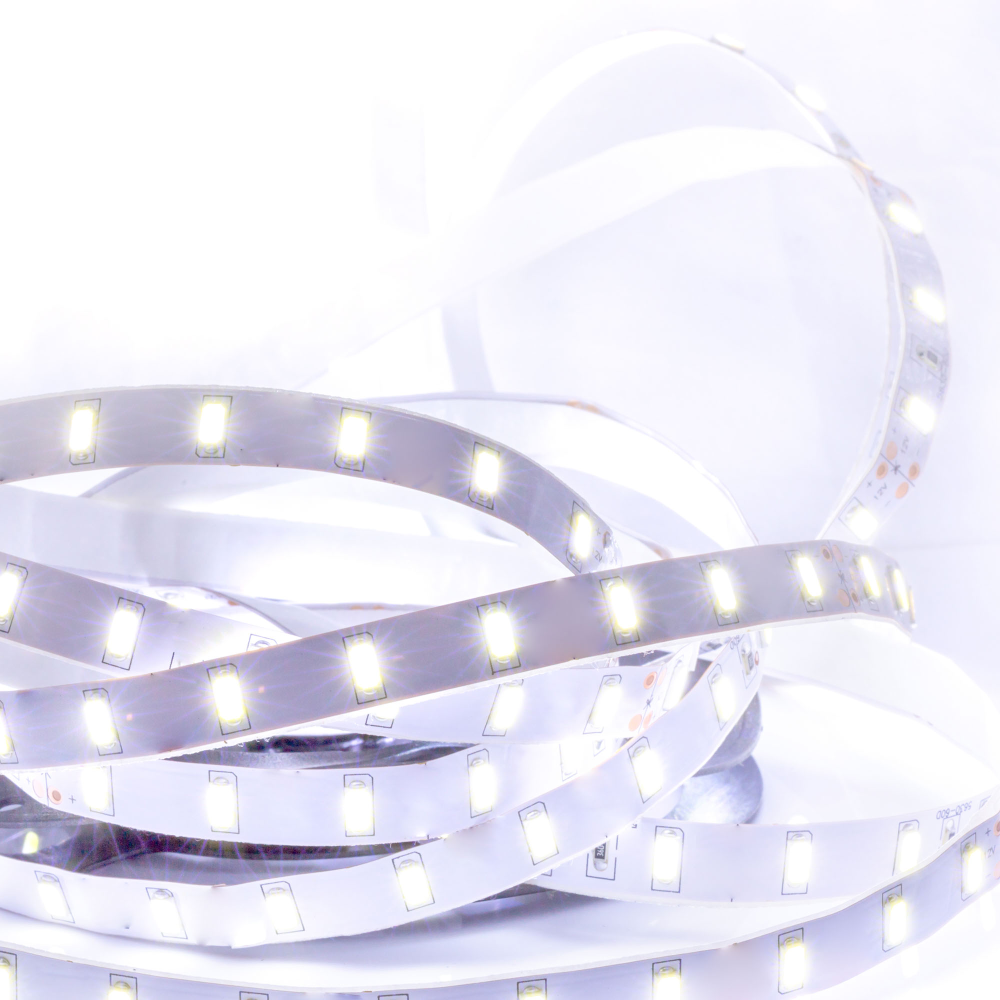 Striscia LED per interni, 30 LED, sensore PIR, funzionamento a batteria,  600 lm, 100 cm - PEARL